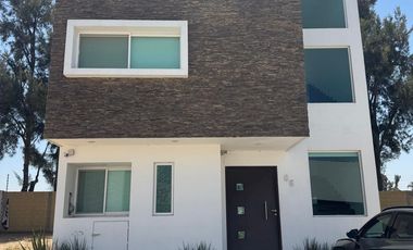 CASA EN VENTA EN VALLE IMPERIAL ZAPOPAN