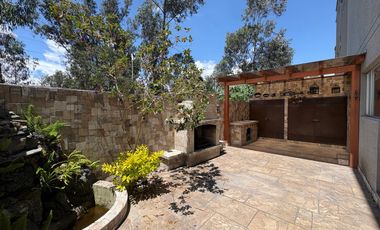 ARRIENDO / VENDO LINDA CASA EN CONJUNTO CUMBAYA