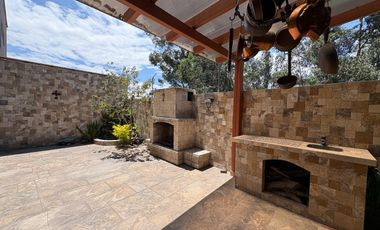 ARRIENDO / VENDO LINDA CASA EN CONJUNTO CUMBAYA