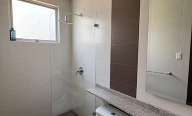 ARRIENDO / VENDO LINDA CASA EN CONJUNTO CUMBAYA