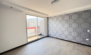 ARRIENDO / VENDO LINDA CASA EN CONJUNTO CUMBAYA