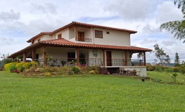 VENDO EXPECTACULAR FINCA DE RECREO EN MARINILLA