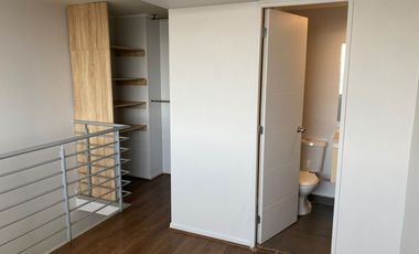 Imperdible vista de Santiago Centro, SE VENDE LOFT a pasos Metro Parque Almagro