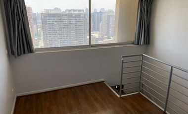 Imperdible vista de Santiago Centro, SE VENDE LOFT a pasos Metro Parque Almagro