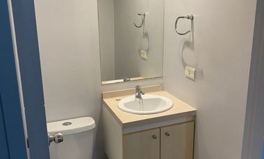 Imperdible vista de Santiago Centro, SE VENDE LOFT a pasos Metro Parque Almagro