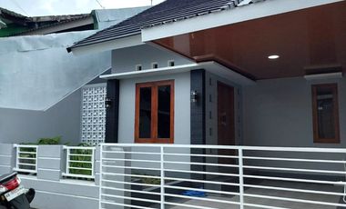 Rumah Asri dan Rapi di Perumahan Griya Taman Asri