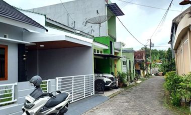 Rumah Asri dan Rapi di Perumahan Griya Taman Asri