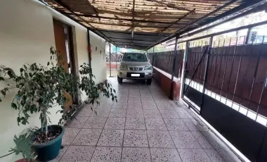 Gran Propiedad Esquina, Con Excelente Ubicación (rebajado)