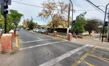 Gran Propiedad Esquina, Con Excelente Ubicación (rebajado)