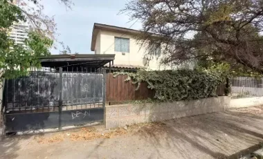 Gran Propiedad Esquina, Con Excelente Ubicación (rebajado)