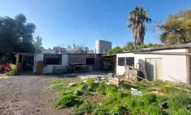 Se Vende Casa Con Gran Terreno, Ideal Para Inversión.