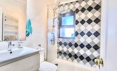 Se vende casa solida de 4 piezas 4 baños, parcela en Condominio en la Montaña de Teno, Curicó