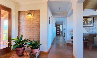 Se vende casa solida de 4 piezas 4 baños, parcela en Condominio en la Montaña de Teno, Curicó