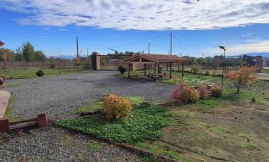 Se vende casa solida de 4 piezas 4 baños, parcela en Condominio en la Montaña de Teno, Curicó