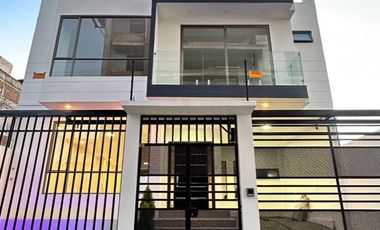 Casa en venta en Loja sector PROURVI