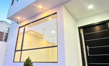 Casa en venta en Loja sector PROURVI