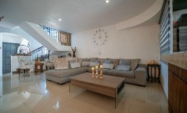 HERMOSA CASA EN VENTA EN LOMAS INDEPENDENCIA