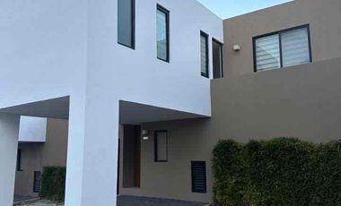 Casa en Insipira dos habitaciones jardín sala de TV Zibata