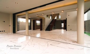 Casa de Lujo en Venta Coto Abadía Av Universidad Andares Puerta Hierro Zapopan