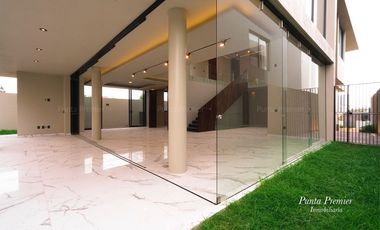 Casa de Lujo en Venta Coto Abadía Av Universidad Andares Puerta Hierro Zapopan