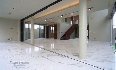 Casa de Lujo en Venta Coto Abadía Av Universidad Andares Puerta Hierro Zapopan