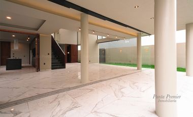 Casa de Lujo en Venta Coto Abadía Av Universidad Andares Puerta Hierro Zapopan