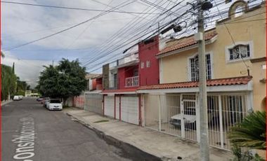 CASA EN REMATE EN SAN PEDRO TLAQUEPAQUE JALISCO