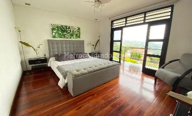 CASA EN VENTA EN COLINAS DE ARROYO HONDO