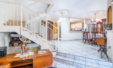 Casa en venta en Zapopan Tabachines cerca de Periferico CUCEA CUCSH