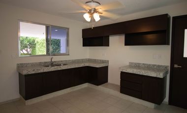 RESIDENCIA EN VENTA EN PRIVADA XCUMPICH