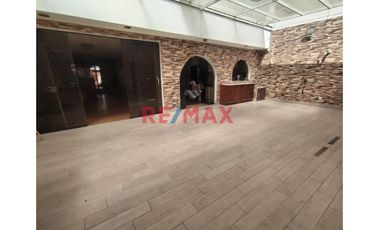Casa En Venta De Ocasión Por Mudanza - Sta Catalina, La Victoria.