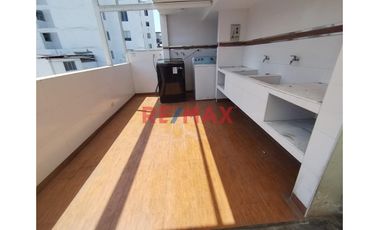 Casa En Venta De Ocasión Por Mudanza - Sta Catalina, La Victoria.