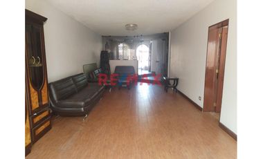 Casa En Venta De Ocasión Por Mudanza - Sta Catalina, La Victoria.