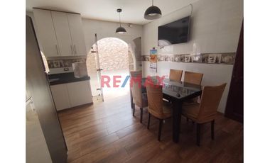 Casa En Venta De Ocasión Por Mudanza - Sta Catalina, La Victoria.