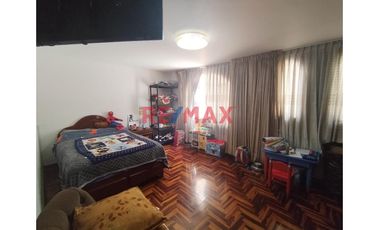 Casa En Venta De Ocasión Por Mudanza - Sta Catalina, La Victoria.