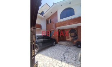 Casa En Venta De Ocasión Por Mudanza - Sta Catalina, La Victoria.