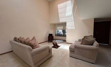 CASA EN RENTA EN BOSQUES DE LAS FUENTES CALIMAYA