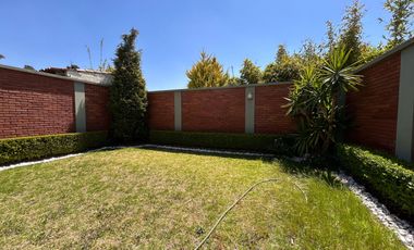 CASA EN RENTA EN BOSQUES DE LAS FUENTES CALIMAYA