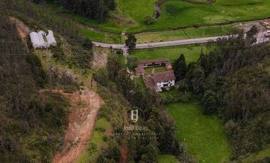 PROPIEDAD EN VENTA SECTOR ZHUCAY TARQUI - HACIENDA PARA USO COMERCIAL, GANADERIA, AGRICULTURA, HOTELERIA