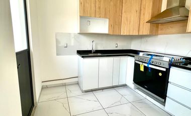 VENTA DE CASA CON ALBERCA EN CONDOMINIO DE 15 CASAS EN JIUTEPEC, MORELOS.