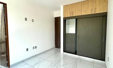 VENTA DE CASA CON ALBERCA EN CONDOMINIO DE 15 CASAS EN JIUTEPEC, MORELOS.