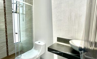 VENTA DE CASA CON ALBERCA EN CONDOMINIO DE 15 CASAS EN JIUTEPEC, MORELOS.