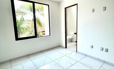 VENTA DE CASA CON ALBERCA EN CONDOMINIO DE 15 CASAS EN JIUTEPEC, MORELOS.