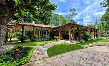 HERMOSA CASA CAMAPESTRE EN MEDIO DE LA NATURALEZA