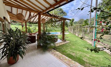HERMOSA CASA CAMAPESTRE EN MEDIO DE LA NATURALEZA