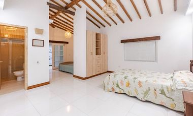 HERMOSA CASA CAMAPESTRE EN MEDIO DE LA NATURALEZA