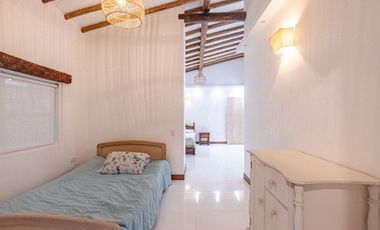 HERMOSA CASA CAMAPESTRE EN MEDIO DE LA NATURALEZA