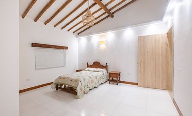 HERMOSA CASA CAMAPESTRE EN MEDIO DE LA NATURALEZA
