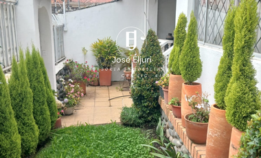 CASA EN VENTA DE 4 DORMITORIOS SECTOR HEROES DE VERDELOMA