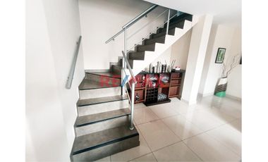Amplio Duplex En Ate A Un Paso De Parque Ceres Y Cerca A Real Plaza Puruchuco